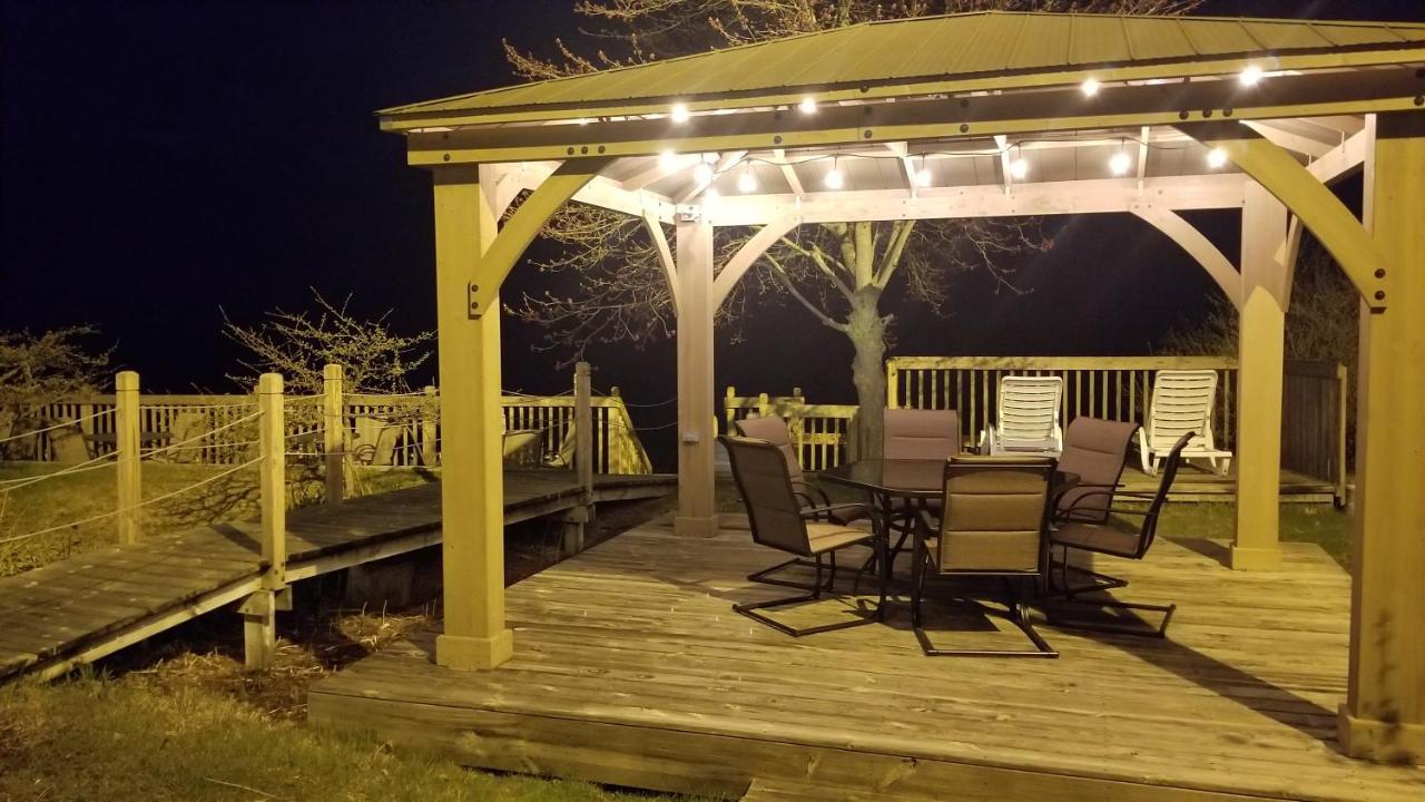 Brio Beach Inn Traverse City Exterior foto